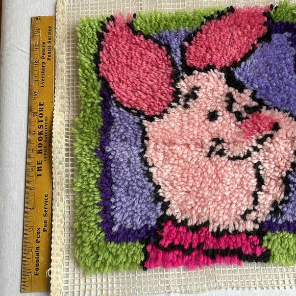 Piglet, unfinished latch hook project, 15.5" x 16" - Picture 6 of 9